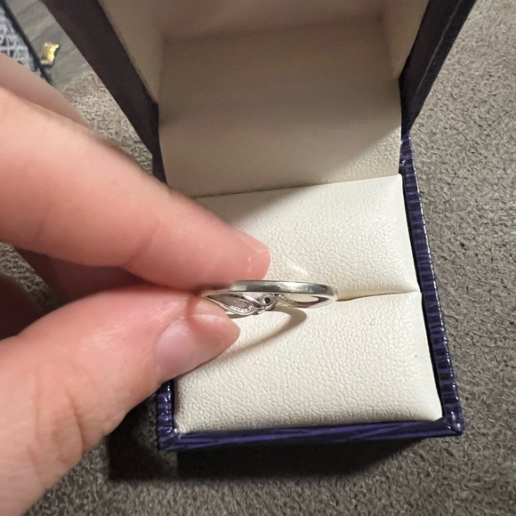 10K white gold Ben Moss promise ring - Picture 5 of 9